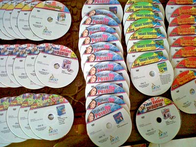 Semua CD/DVD Berlabel Color